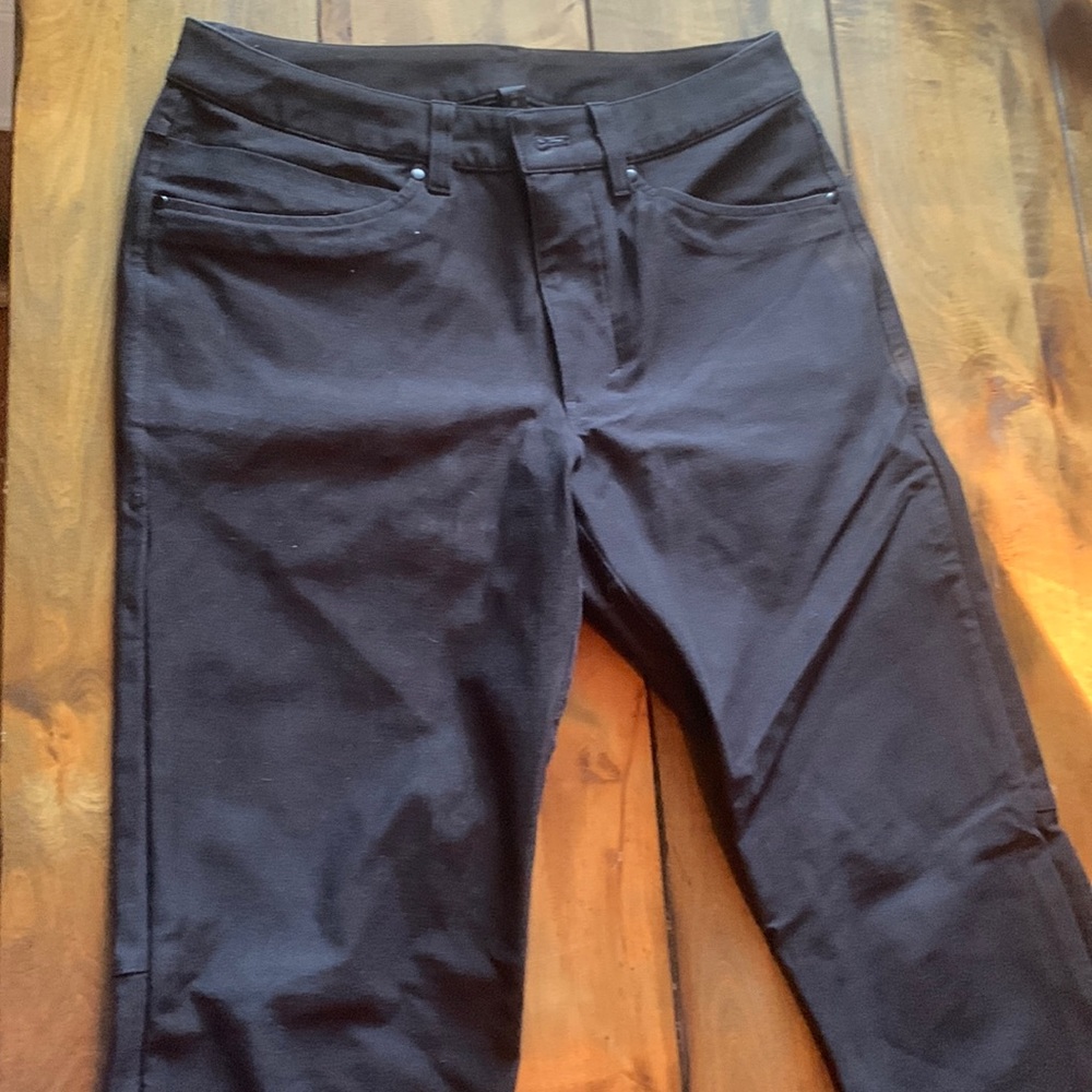 Mens Black 30 W 32 L Lululemon pants